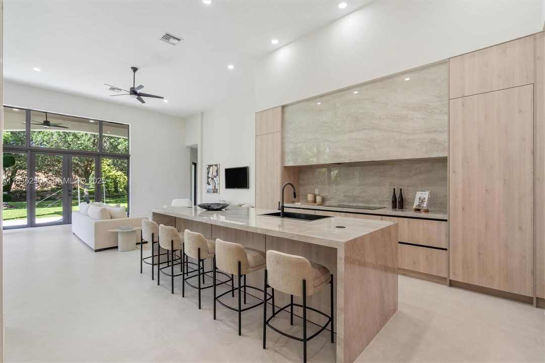 For Sale: $3,399,000 (5 beds, 6 baths, 5071 Square Feet)