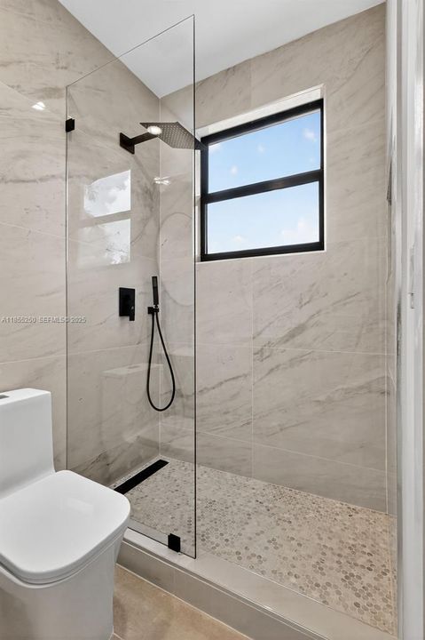 For Sale: $3,399,000 (5 beds, 6 baths, 5071 Square Feet)