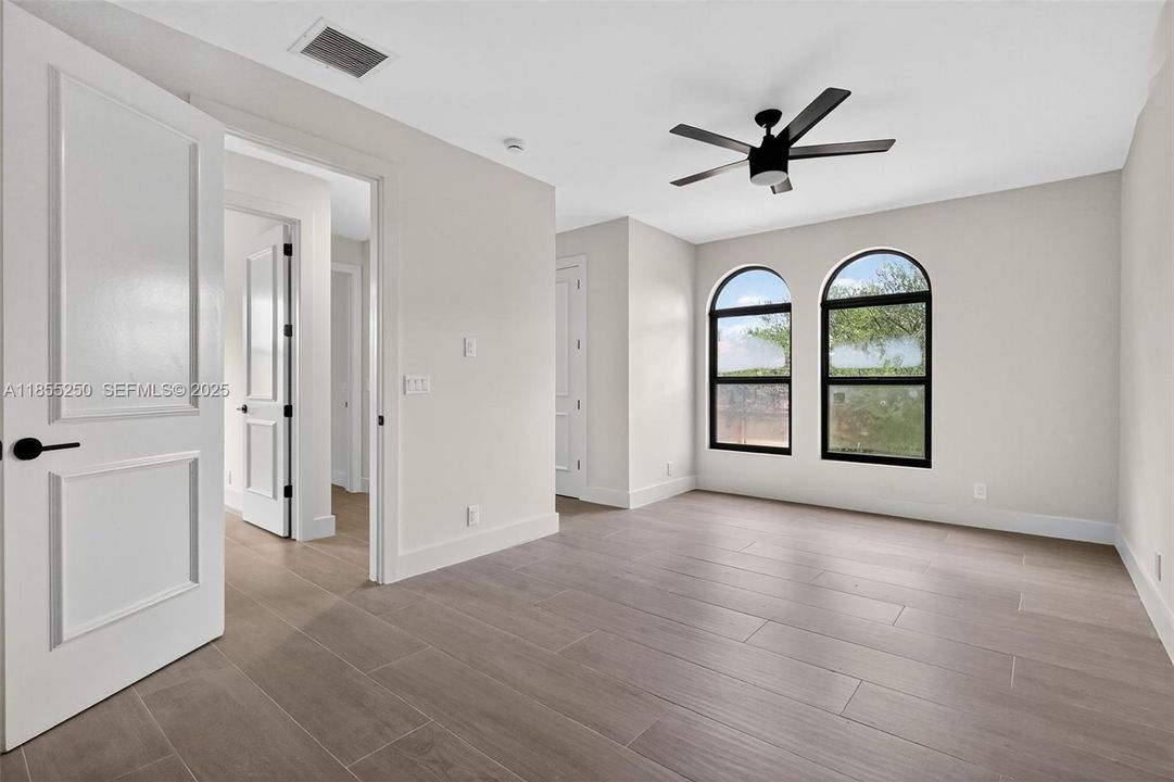 For Sale: $3,399,000 (5 beds, 6 baths, 5071 Square Feet)