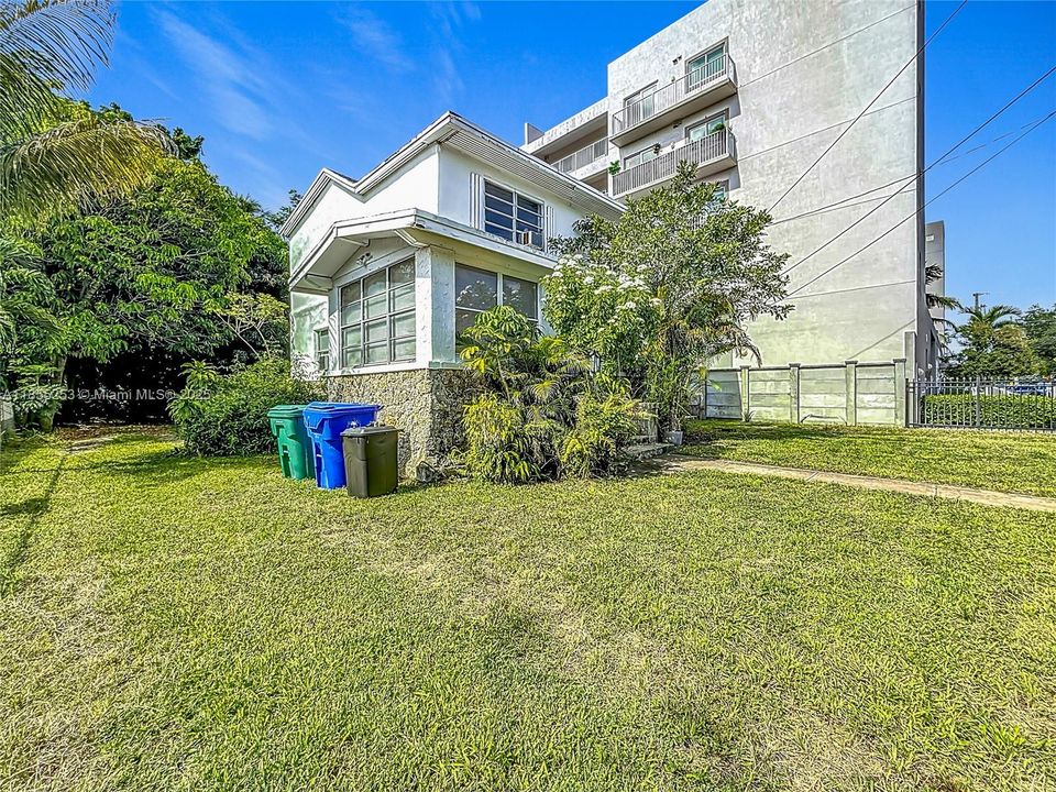 En Venta: $724,900 (6 camas, 2 baños, 2696 Pies cuadrados)