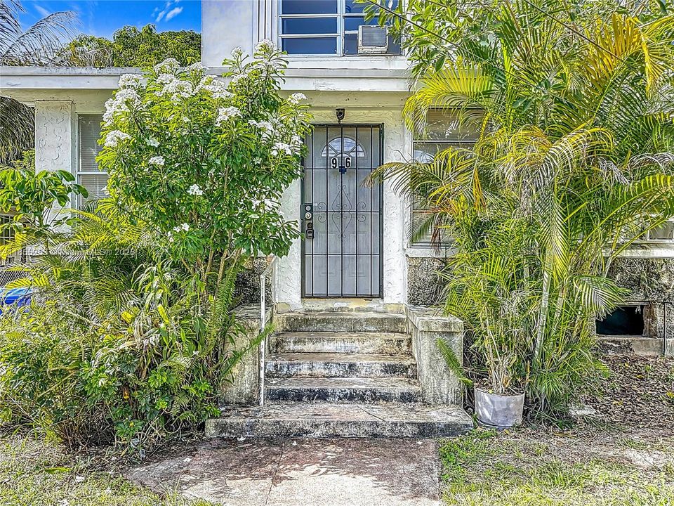 En Venta: $724,900 (6 camas, 2 baños, 2696 Pies cuadrados)