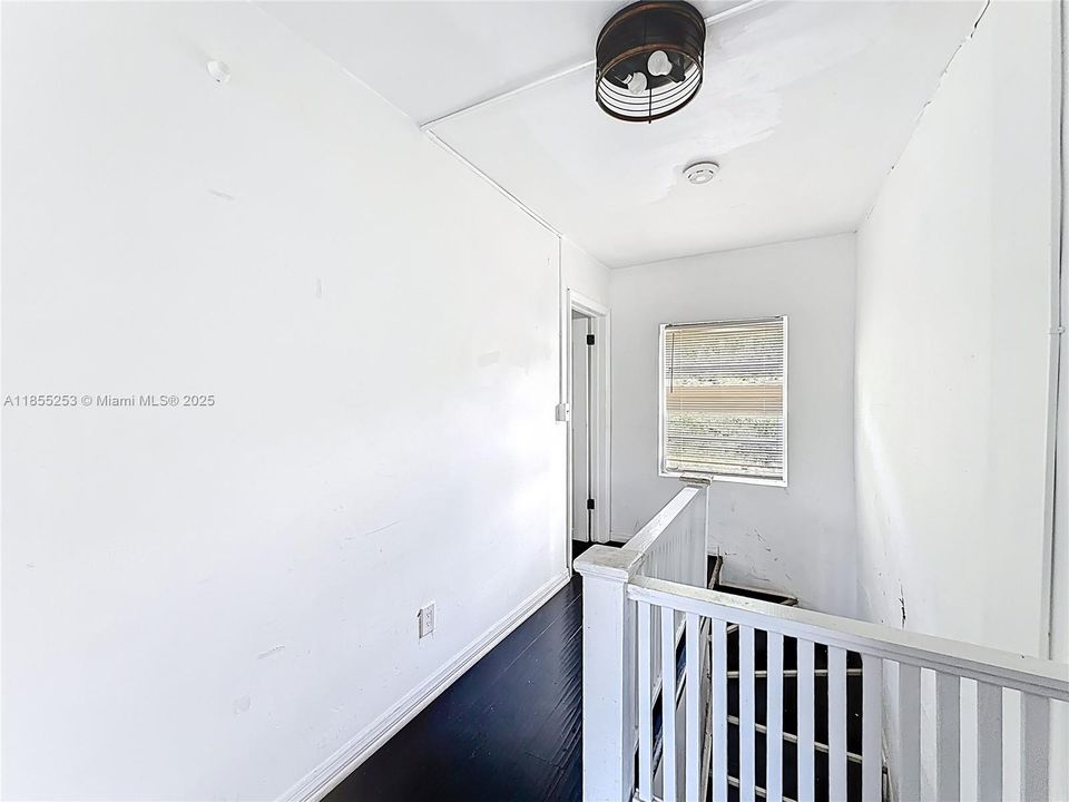 En Venta: $724,900 (6 camas, 2 baños, 2696 Pies cuadrados)