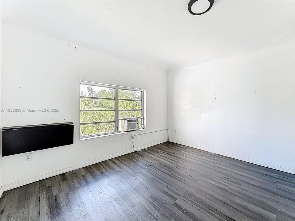 En Venta: $724,900 (6 camas, 2 baños, 2696 Pies cuadrados)