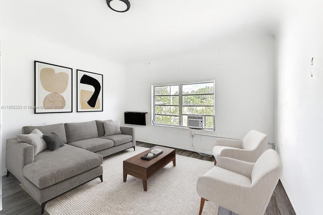 En Venta: $724,900 (6 camas, 2 baños, 2696 Pies cuadrados)