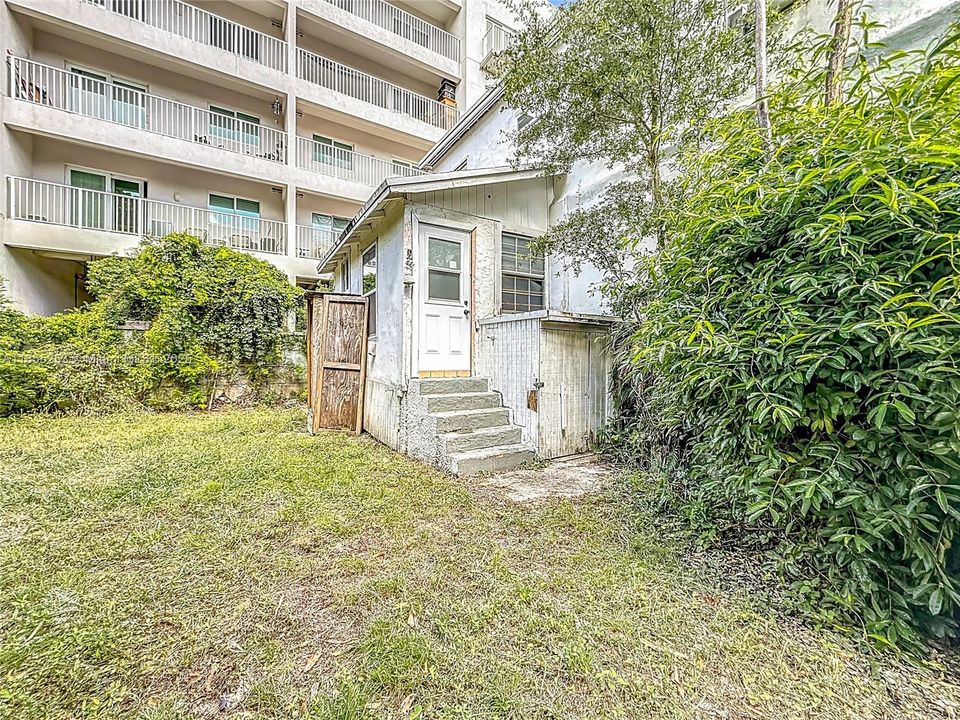 En Venta: $724,900 (6 camas, 2 baños, 2696 Pies cuadrados)