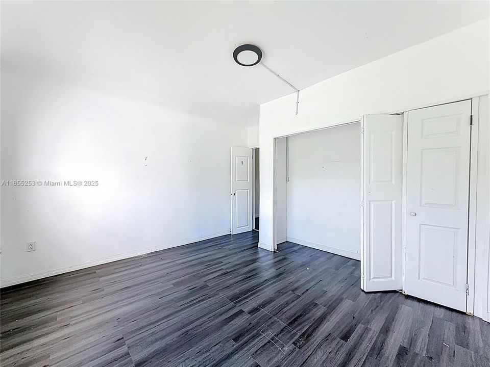 En Venta: $724,900 (6 camas, 2 baños, 2696 Pies cuadrados)