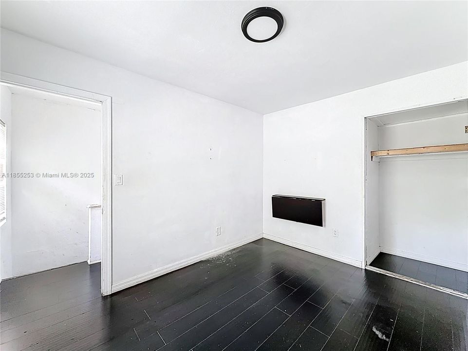 En Venta: $724,900 (6 camas, 2 baños, 2696 Pies cuadrados)