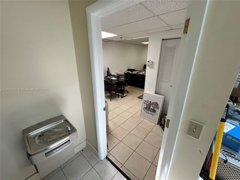 合同活跃: $2,500 (0 贝兹, 0 浴室, 0 平方英尺)