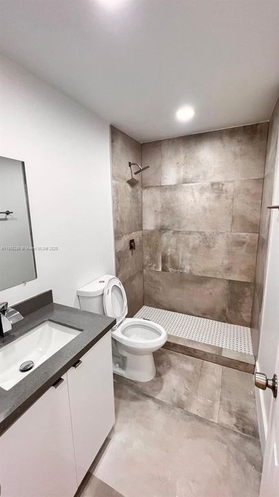 Vendido Recientemente: $169,800 (2 camas, 2 baños, 800 Pies cuadrados)