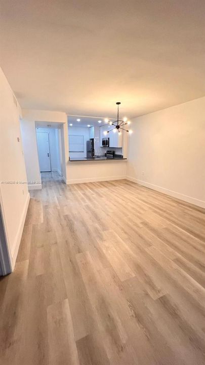 Vendido Recientemente: $169,800 (2 camas, 2 baños, 800 Pies cuadrados)