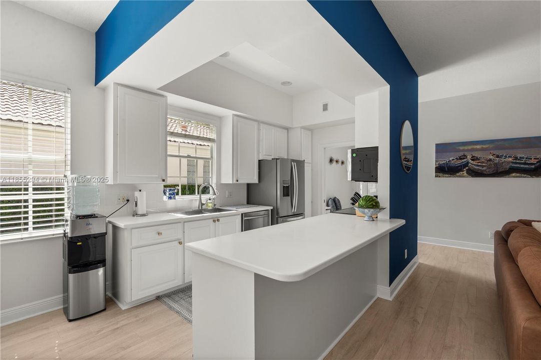 Недавно продано: $658,000 (3 спален, 2 ванн, 1567 Квадратных фут)