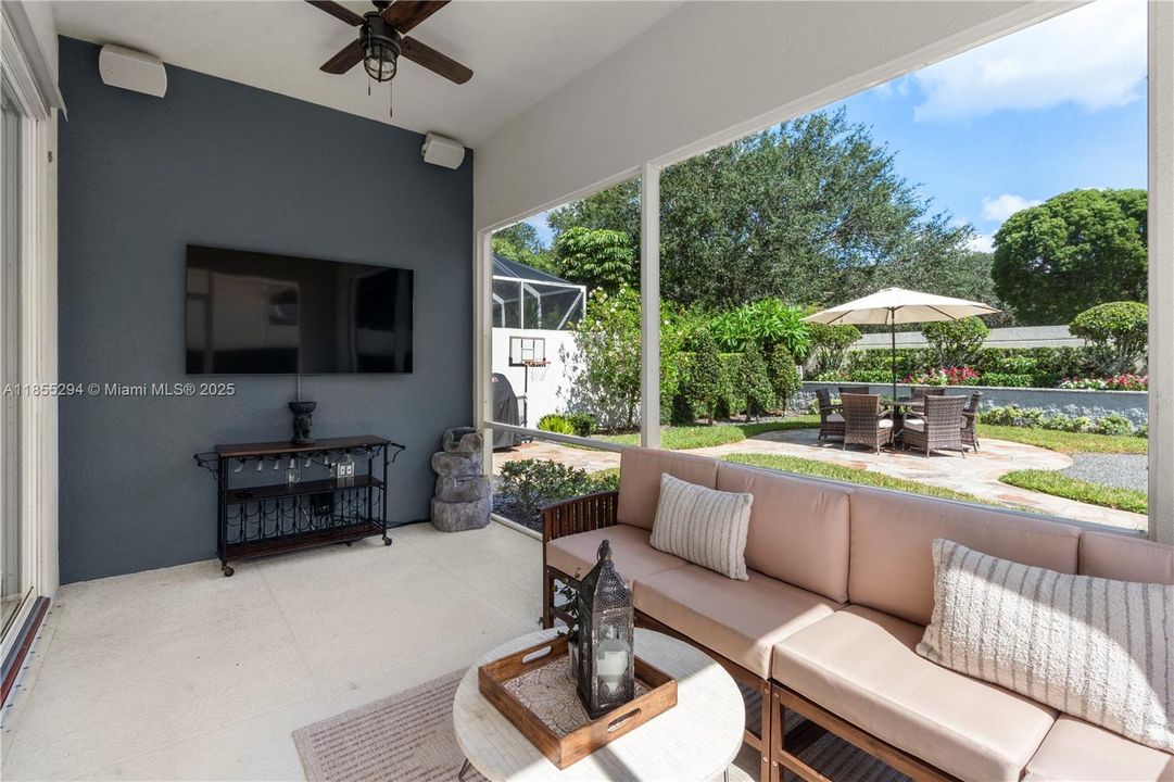 Недавно продано: $658,000 (3 спален, 2 ванн, 1567 Квадратных фут)