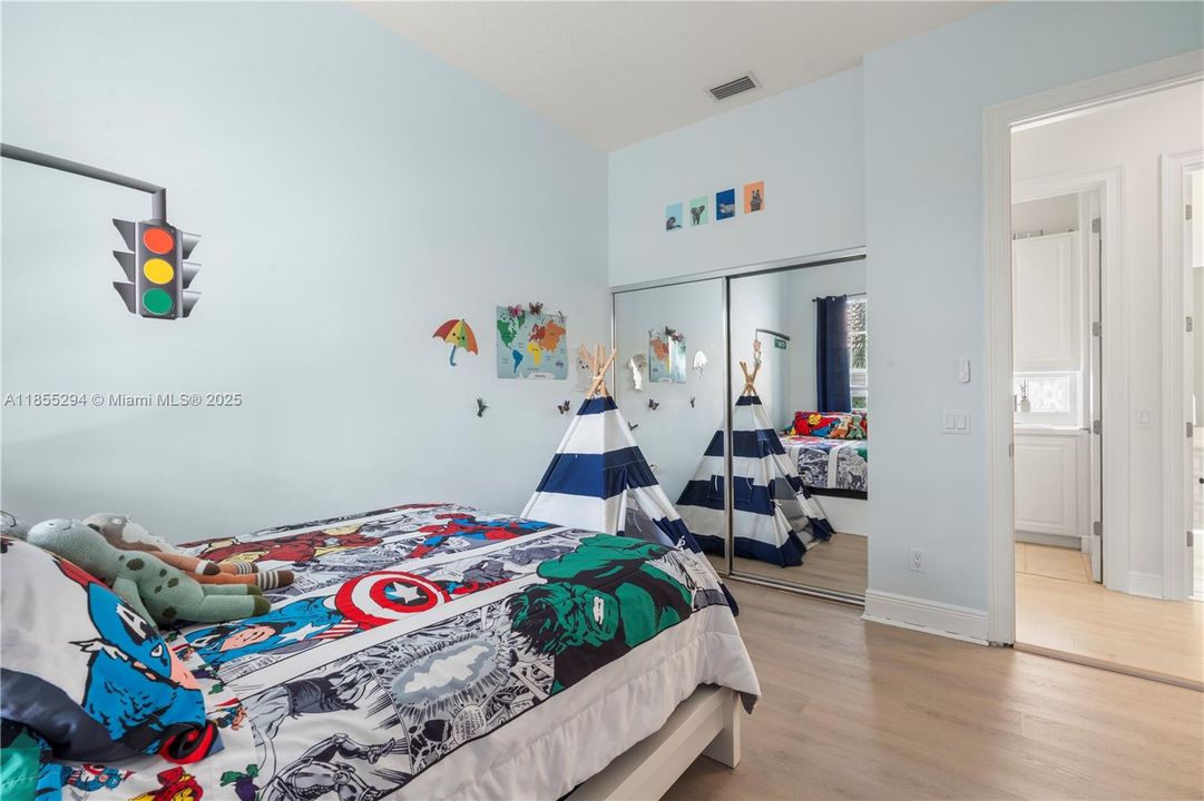 Недавно продано: $658,000 (3 спален, 2 ванн, 1567 Квадратных фут)