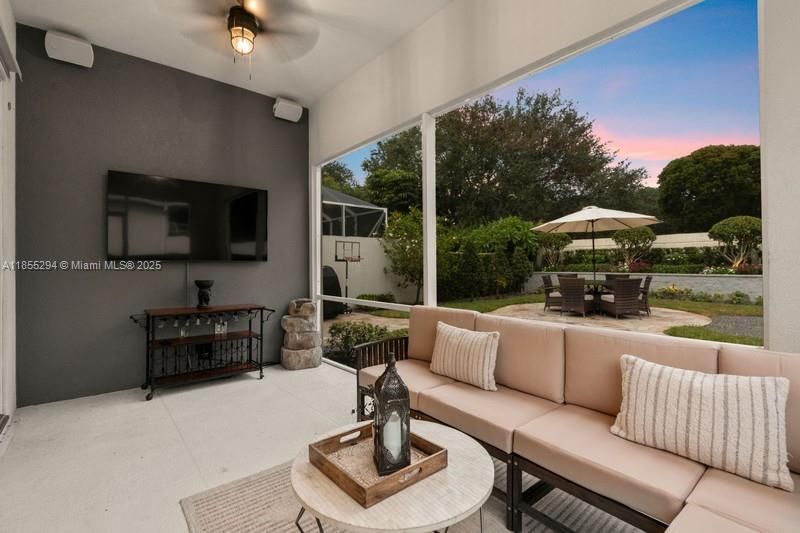 Недавно продано: $658,000 (3 спален, 2 ванн, 1567 Квадратных фут)