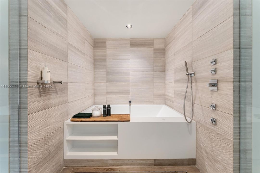 待售: $5,750,000 (3 贝兹, 3 浴室, 2896 平方英尺)