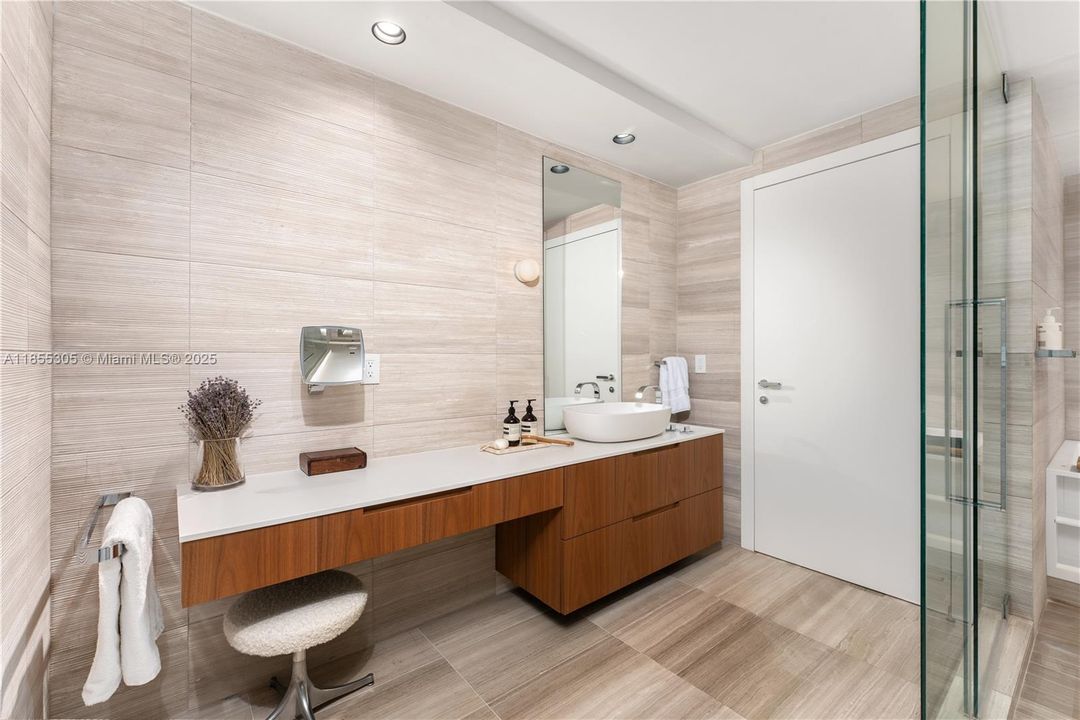 待售: $5,750,000 (3 贝兹, 3 浴室, 2896 平方英尺)