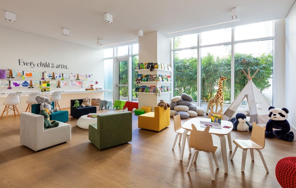 待售: $5,750,000 (3 贝兹, 3 浴室, 2896 平方英尺)