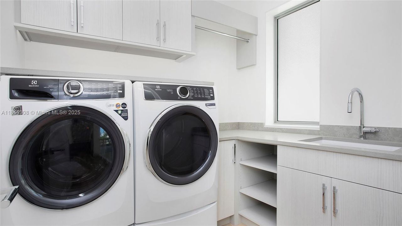 For Sale: $3,999,999 (4 beds, 4 baths, 0 Square Feet)