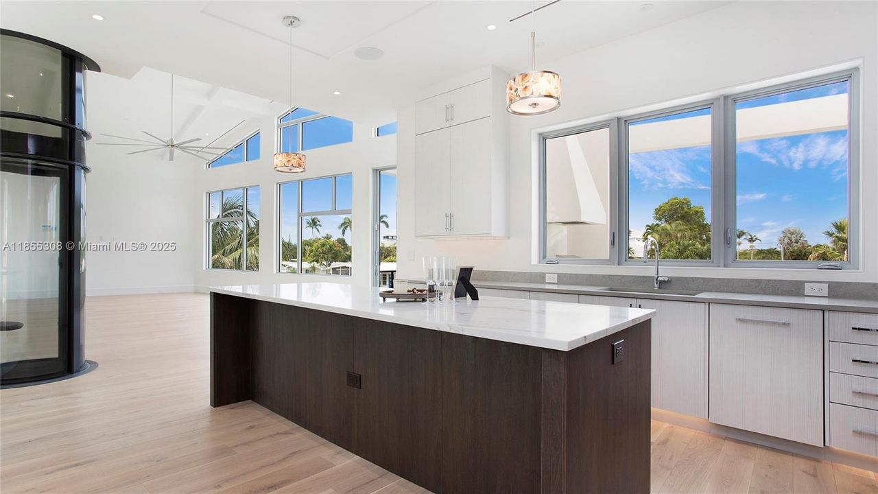 For Sale: $3,999,999 (4 beds, 4 baths, 0 Square Feet)