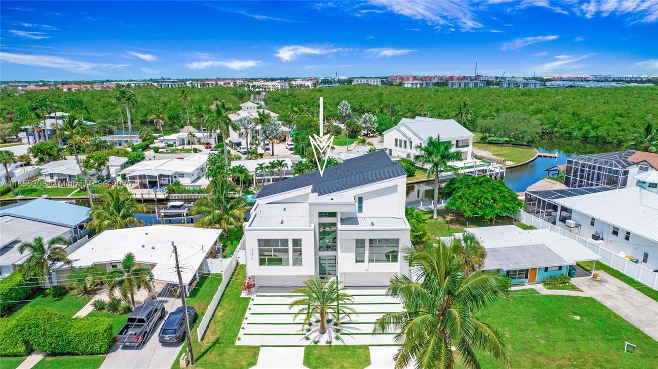 For Sale: $3,999,999 (4 beds, 4 baths, 0 Square Feet)