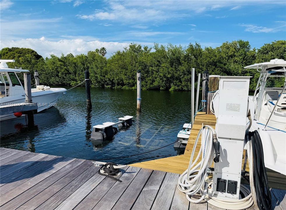 待售: $485,000 (100.00 acres)