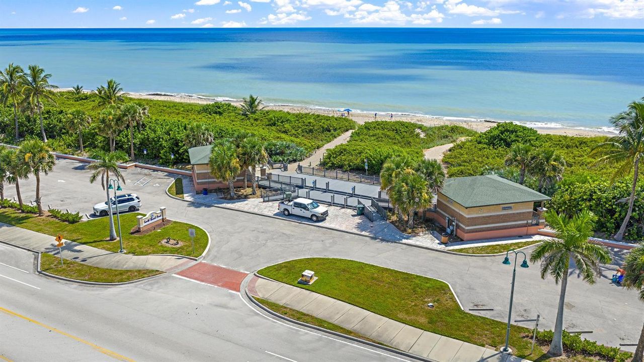 901 S Ocean Dr-35