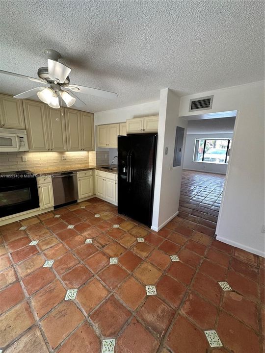 Недавно арендовано: $2,700 (2 спален, 1 ванн, 1152 Квадратных фут)