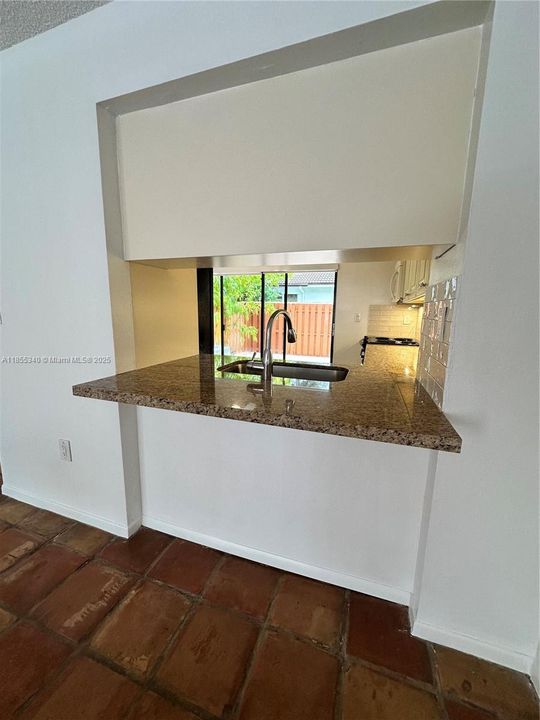 Недавно арендовано: $2,700 (2 спален, 1 ванн, 1152 Квадратных фут)