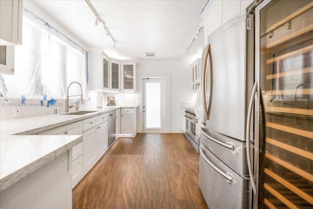 En Venta: $2,499,000 (3 camas, 2 baños, 5180 Pies cuadrados)