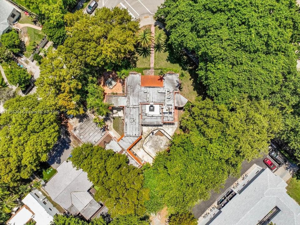 En Venta: $2,499,000 (3 camas, 2 baños, 5180 Pies cuadrados)