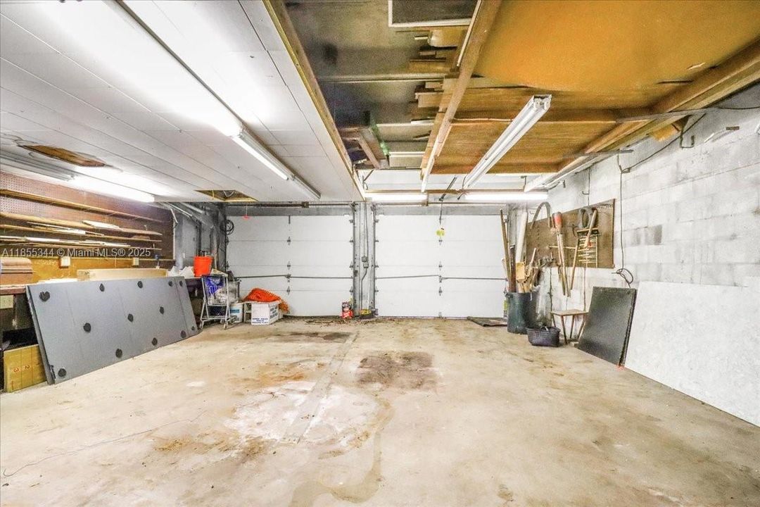 En Venta: $2,499,000 (3 camas, 2 baños, 5180 Pies cuadrados)