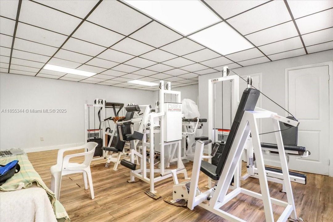 En Venta: $2,499,000 (3 camas, 2 baños, 5180 Pies cuadrados)