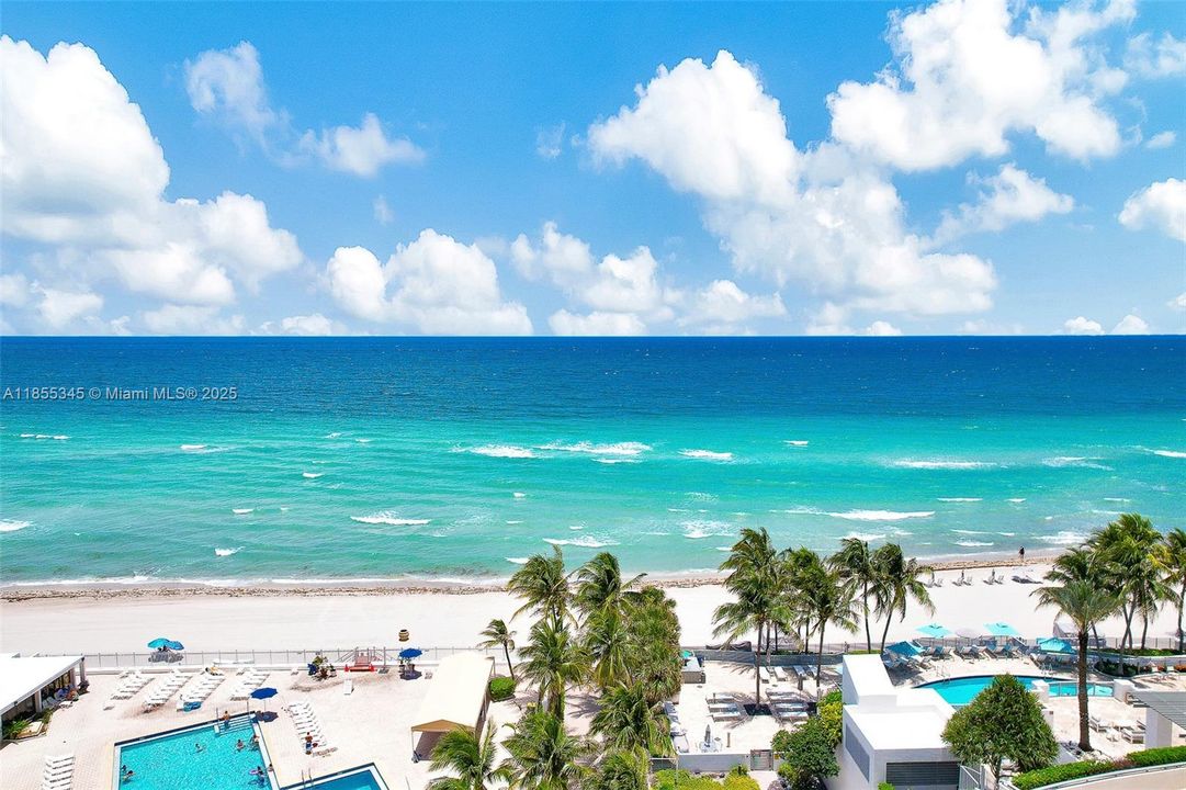 Active With Contract: $1,999,000 (3 beds, 3 baths, 2857 Square Feet)