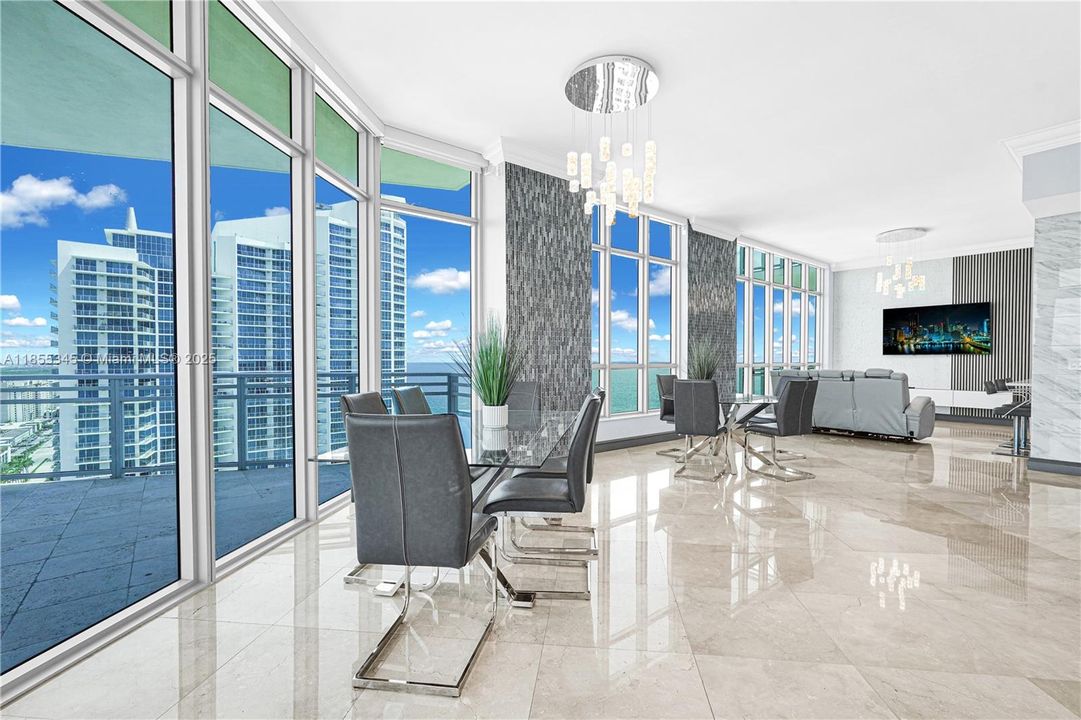 Active With Contract: $1,999,000 (3 beds, 3 baths, 2857 Square Feet)