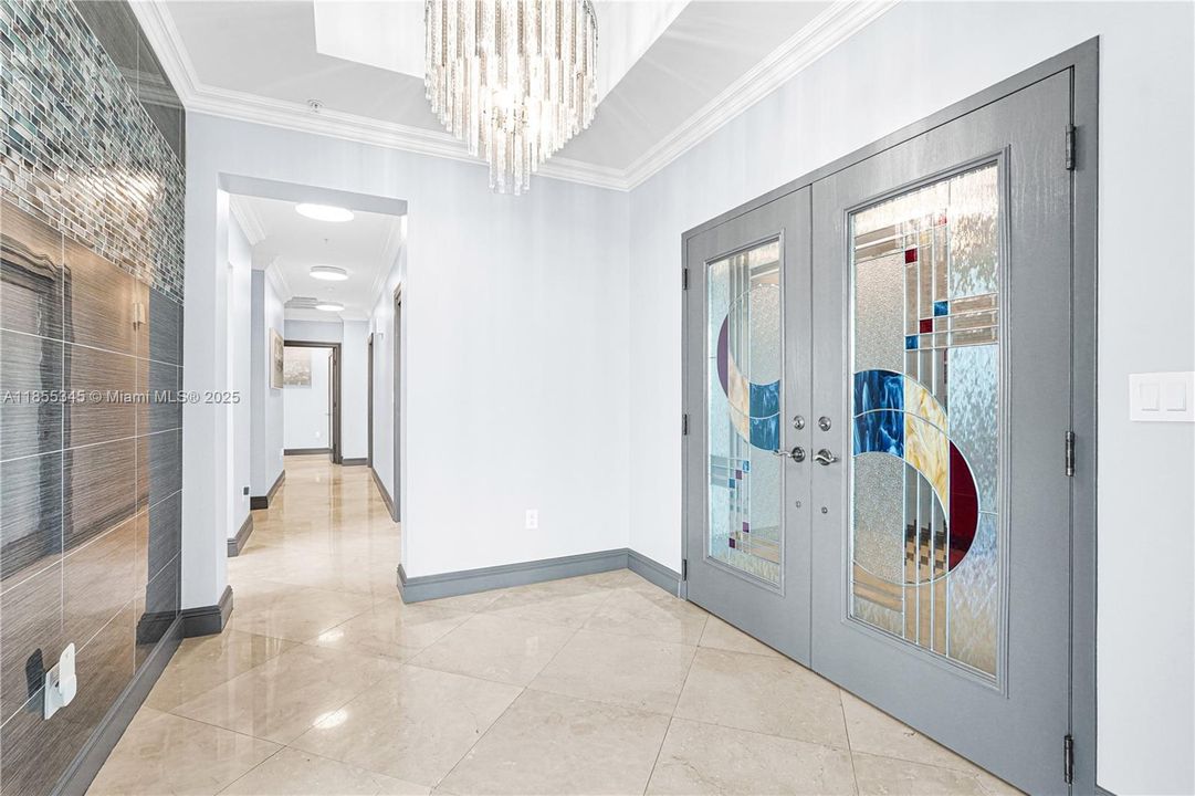 Active With Contract: $1,999,000 (3 beds, 3 baths, 2857 Square Feet)