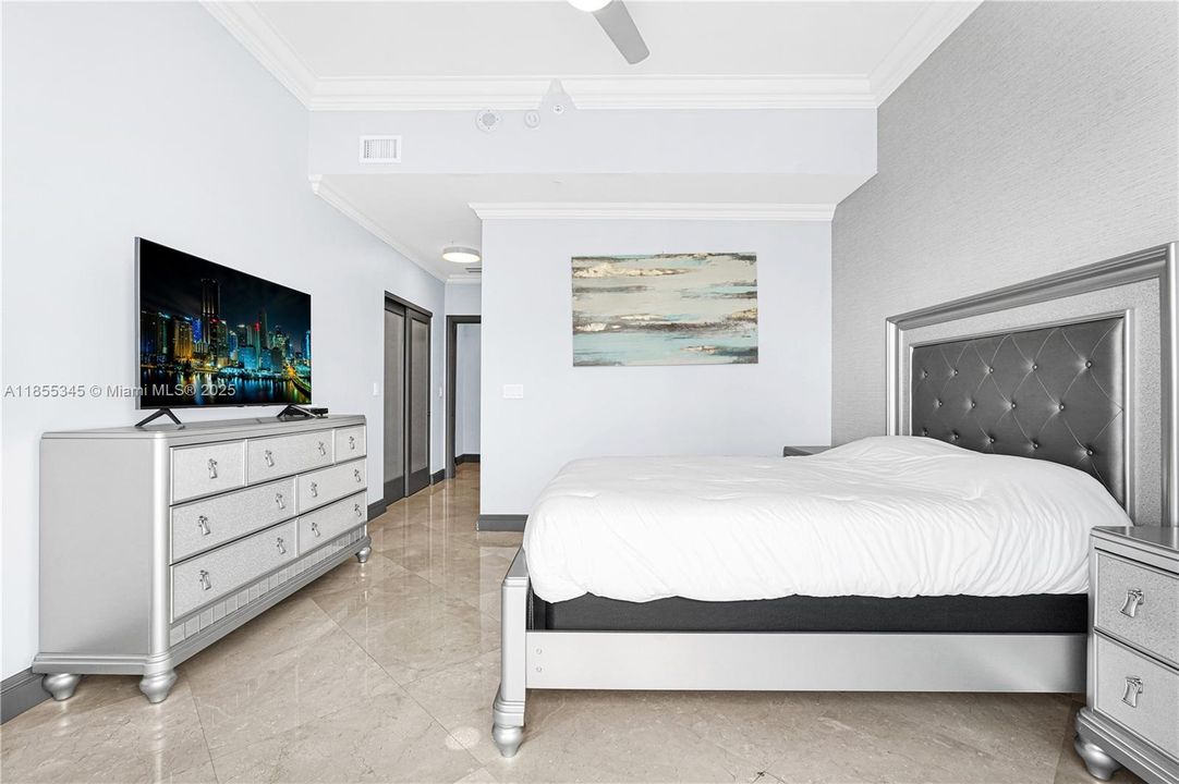 Active With Contract: $1,999,000 (3 beds, 3 baths, 2857 Square Feet)