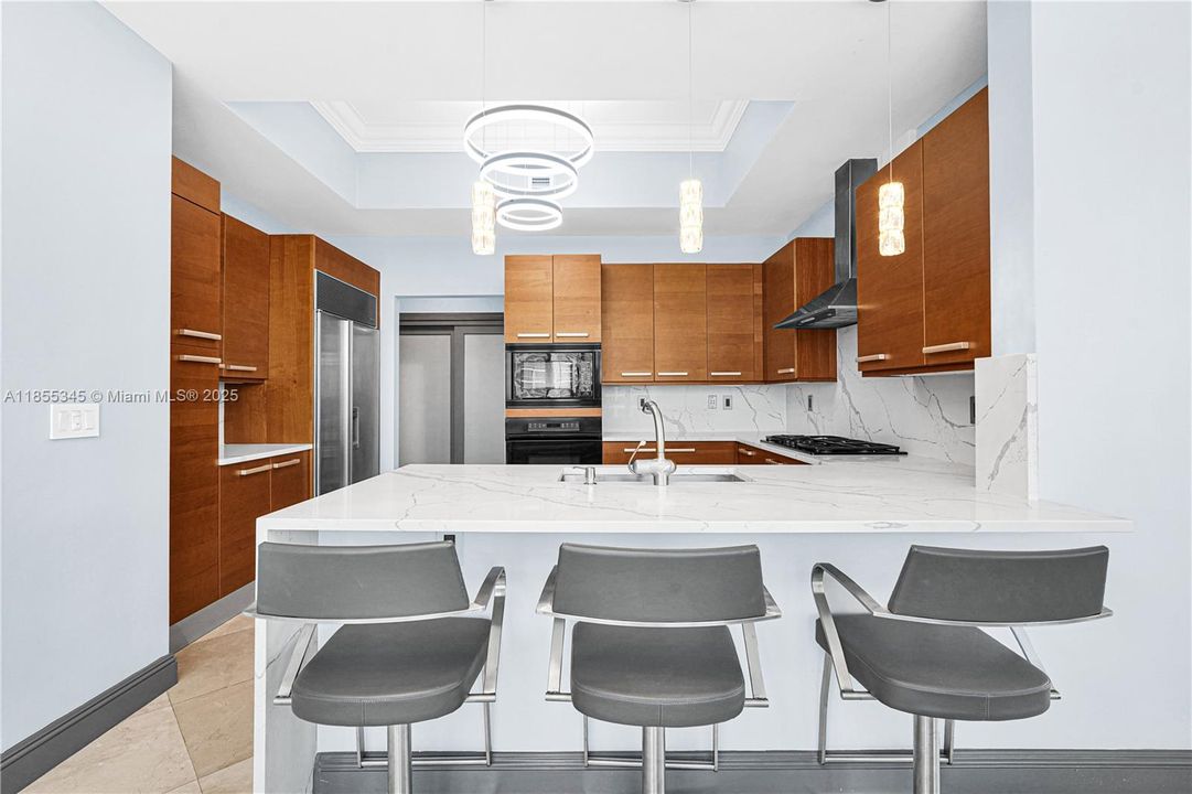 Active With Contract: $1,999,000 (3 beds, 3 baths, 2857 Square Feet)