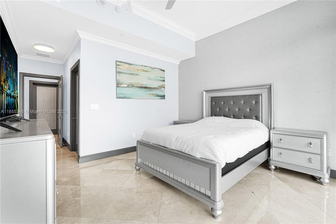 Active With Contract: $1,999,000 (3 beds, 3 baths, 2857 Square Feet)