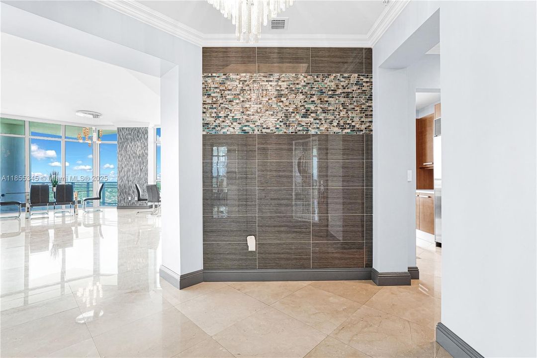 Active With Contract: $1,999,000 (3 beds, 3 baths, 2857 Square Feet)