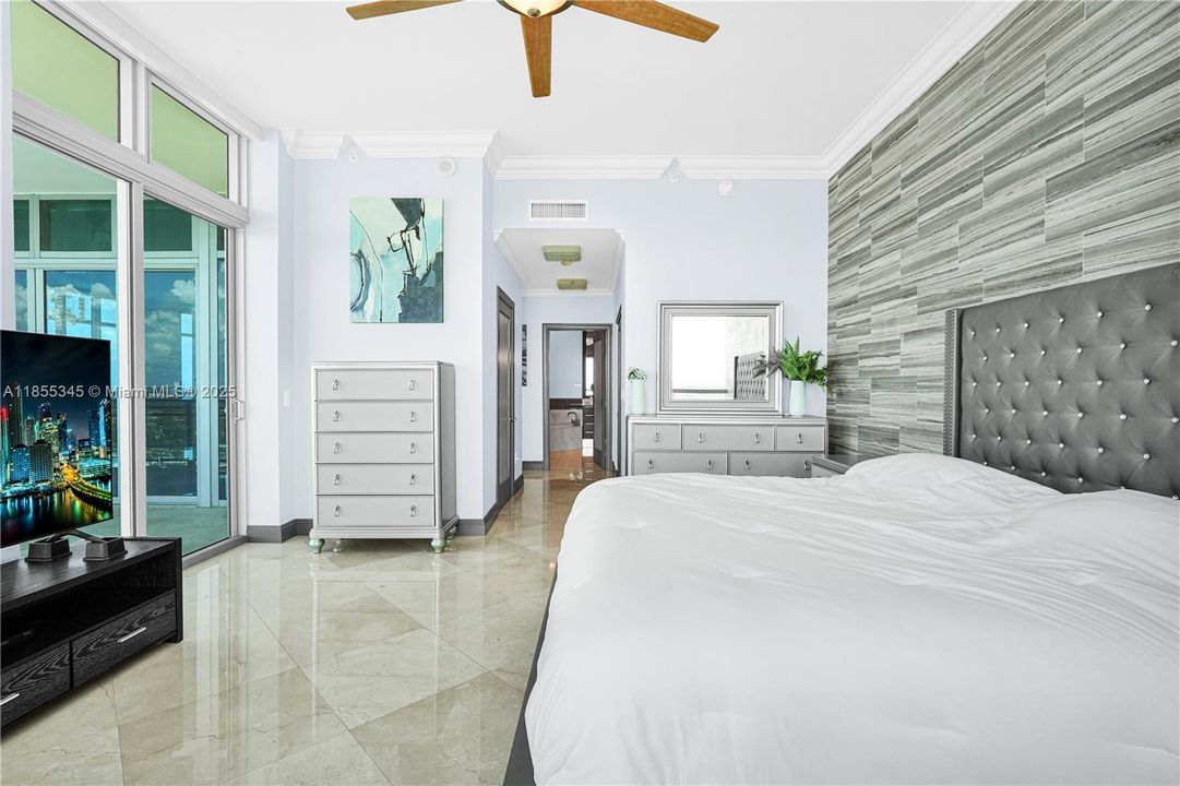 Active With Contract: $1,999,000 (3 beds, 3 baths, 2857 Square Feet)