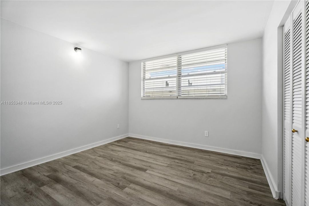 2nd bedroom