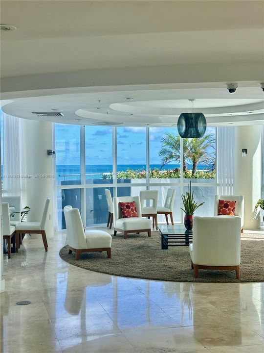 待售: $800,000 (2 贝兹, 2 浴室, 1220 平方英尺)