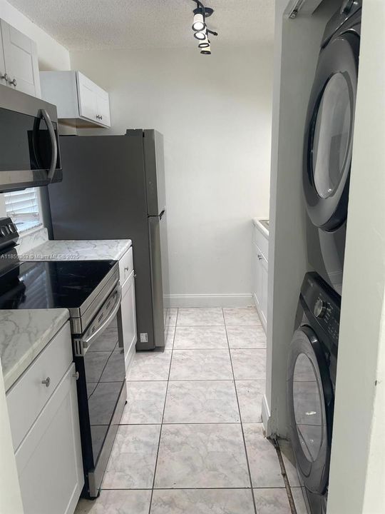 На продажу: $188,000 (2 спален, 2 ванн, 768 Квадратных фут)