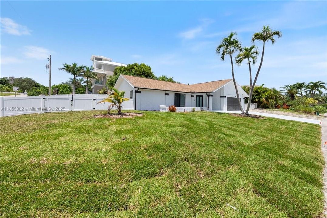 Recently Sold: $720,000 (3 beds, 2 baths, 1448 Square Feet)
