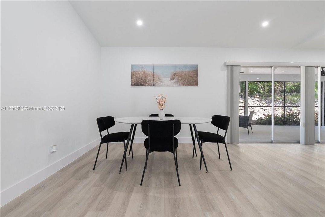 Recently Sold: $720,000 (3 beds, 2 baths, 1448 Square Feet)