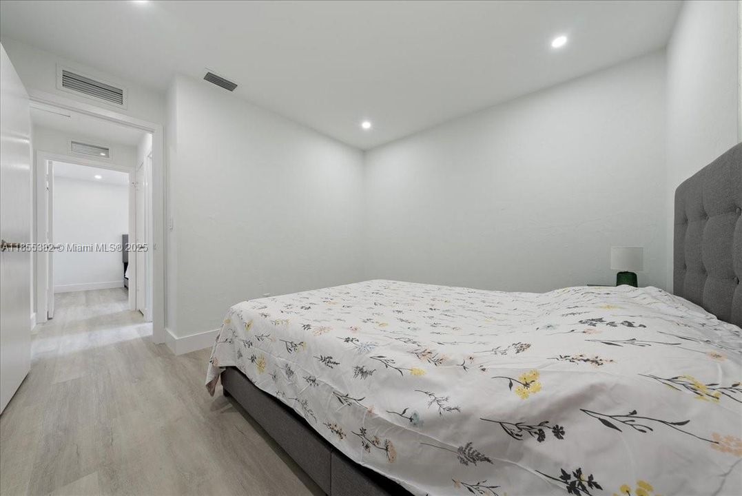 Recently Sold: $720,000 (3 beds, 2 baths, 1448 Square Feet)