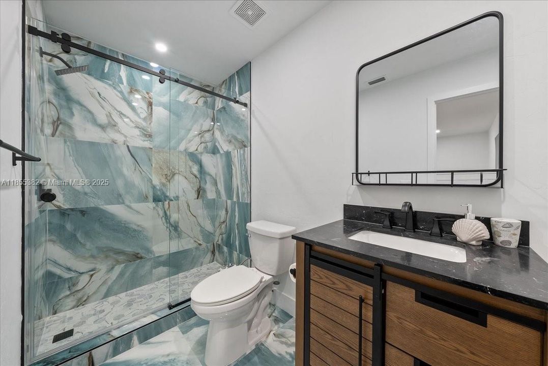 Recently Sold: $720,000 (3 beds, 2 baths, 1448 Square Feet)