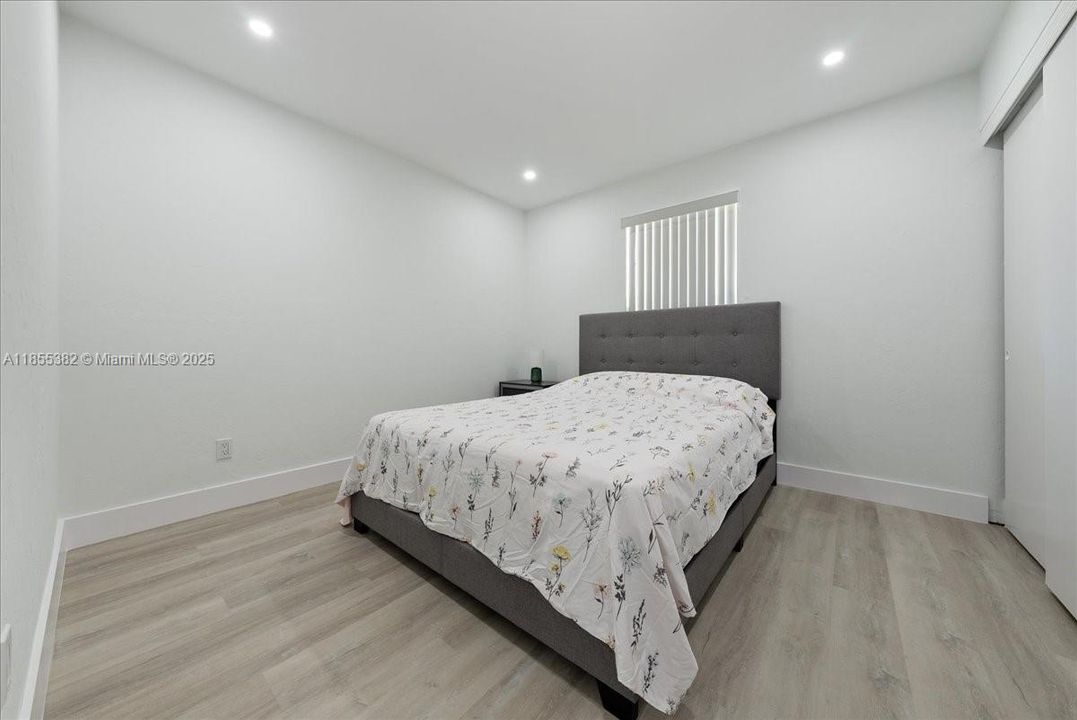 Recently Sold: $720,000 (3 beds, 2 baths, 1448 Square Feet)