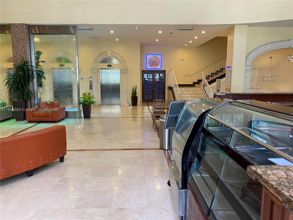 待售: $112,000 (0 贝兹, 1 浴室, 410 平方英尺)