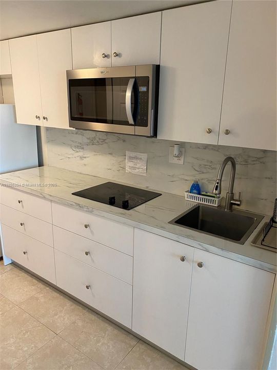 待售: $112,000 (0 贝兹, 1 浴室, 410 平方英尺)